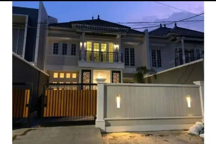 DIJUAL CEPAT RUMAH MEWAH LUAS 216m DI CEMPAKA PUTIH TENGAH JAKPUS