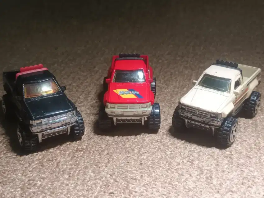 Hot Wheels Die Cast 1987 Toyota Pickup