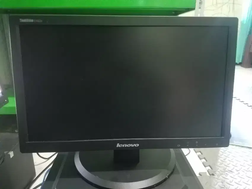 Monitor LED Lenovo 19 inch