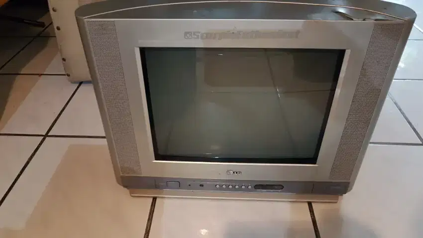 Dijual TV LG Flat 15 CRT RD-15FB50V Kondisi Nyala Jernih Bersih Awet