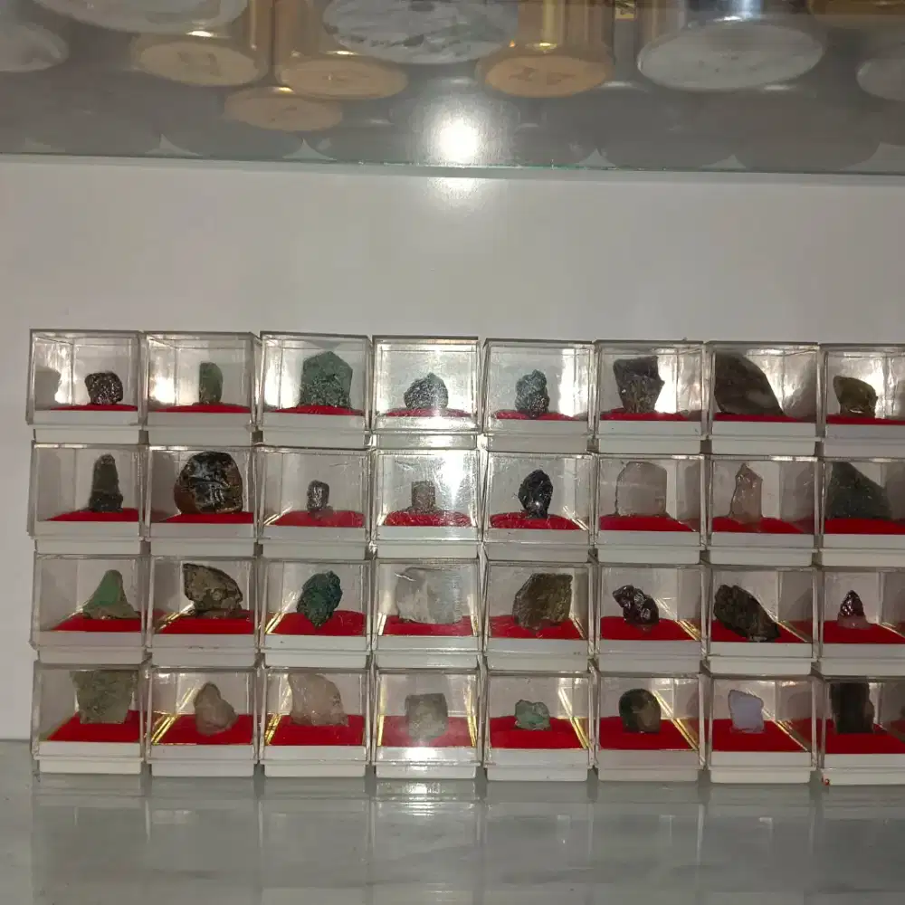 SPESIMEN BATU MULIA PERMATA (Natural alam)