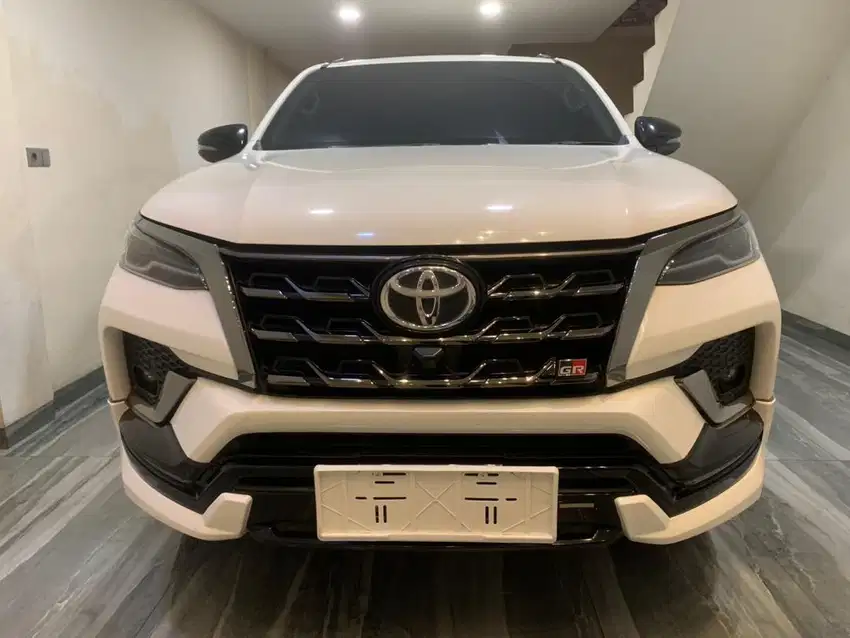 Toyota Fortuner 2.4 GR Sport 4x2 Automatic Tahun 2022 Dijual