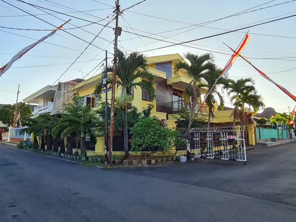 Turun Harga! Rumah Hooq Luas 355 m2 di Area Perumahan Burung Burung