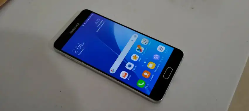 Samsung A7 (2016)
