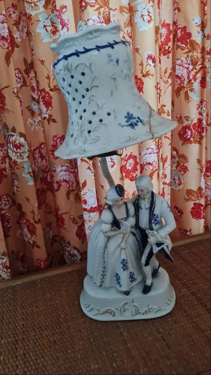 Lampu Porcelain Vintage (Bekas)