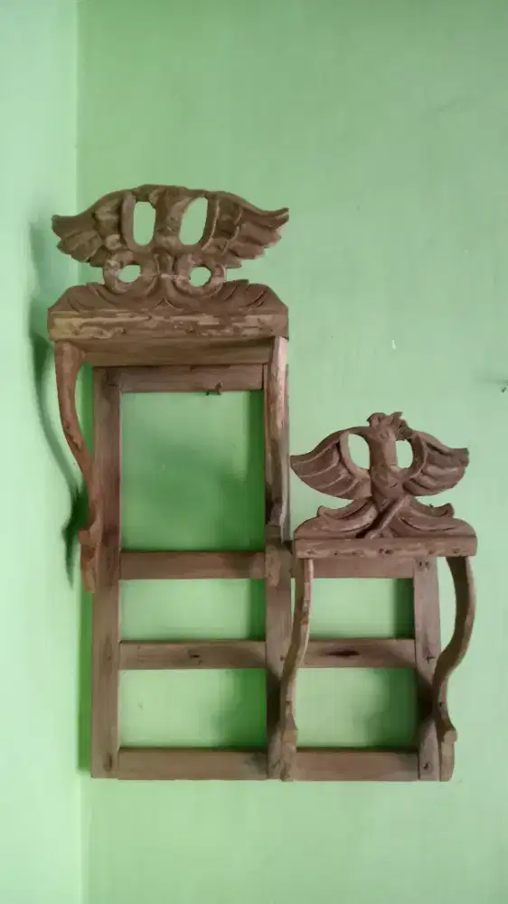 Hiasan rak dinding kuno