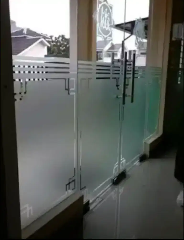 Bberapa stikerkaca ygdgunakn utk kantor yakni stiker sanblas&kacafilm