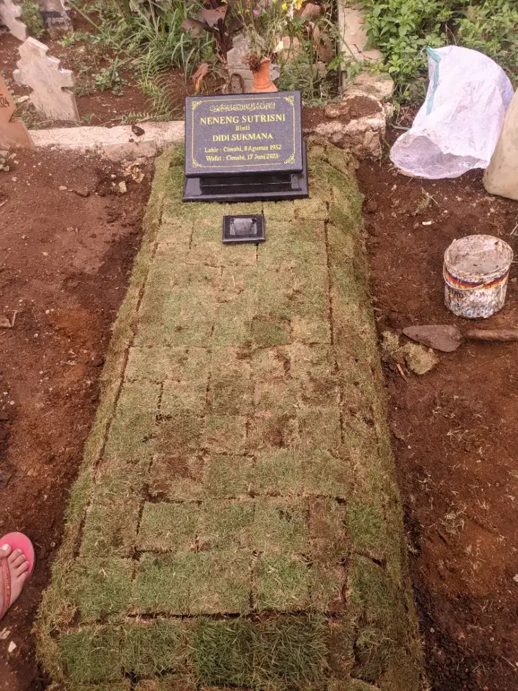 Batu nisan makam