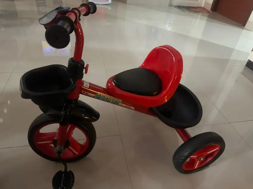 Sepeda anak roda tiga aviator At-110