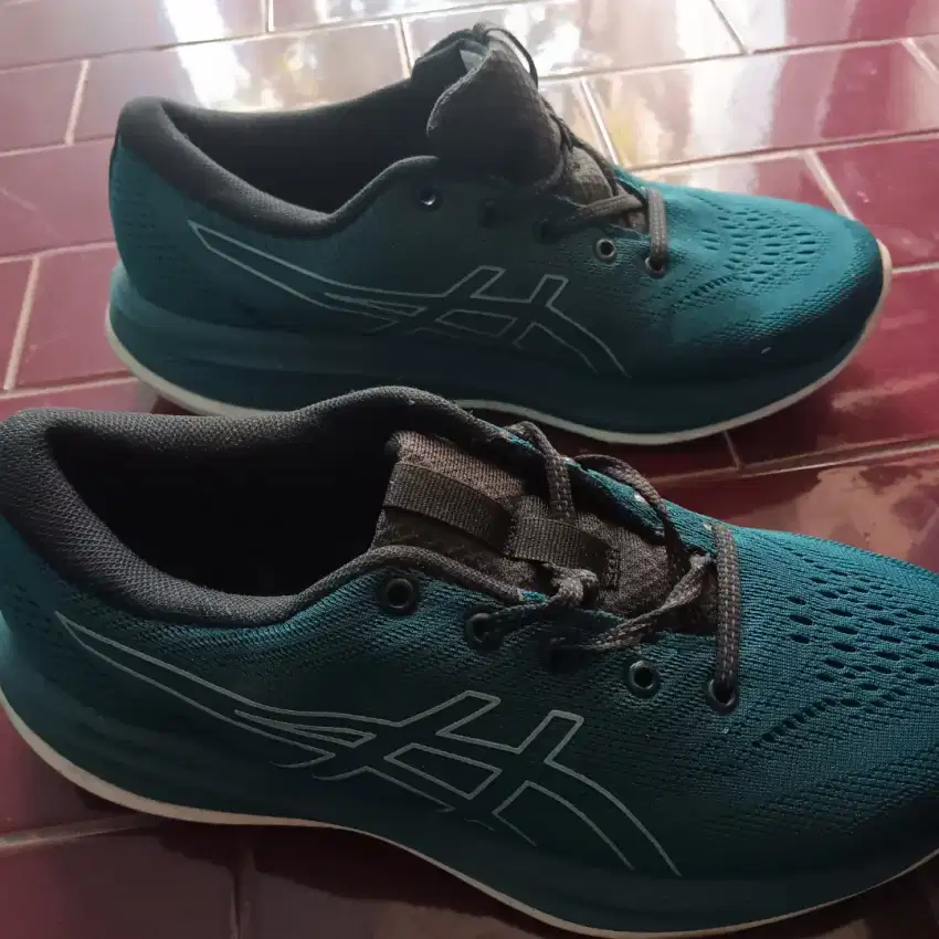 Sepatu Asics PureGel 44