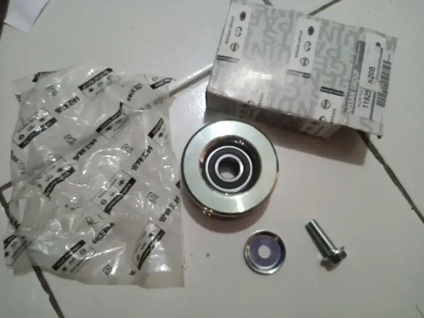 Tensioner idle pulley Nissan X-trail T30
