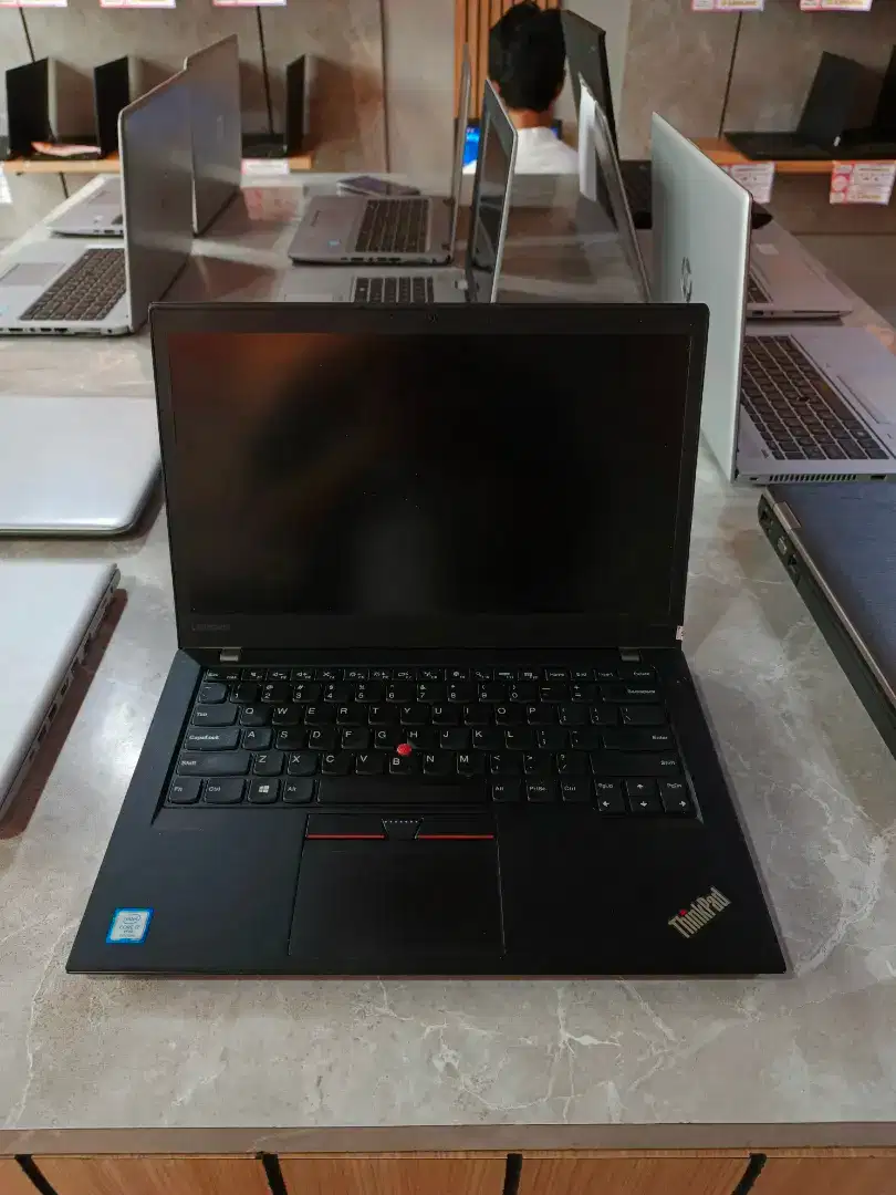 Laptop second Lenovo Slim Core i7 ram 8gb murah SSD 512gb bergaransi