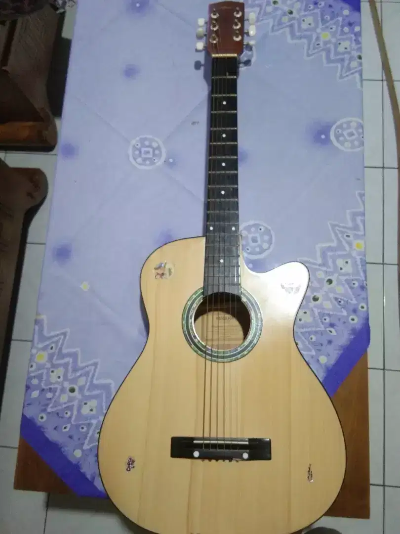 Gitar Yamaha F-225