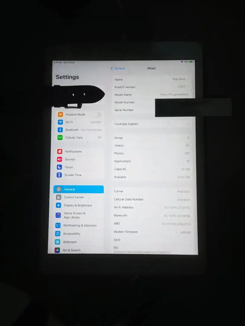 ipad gen 7 white wifi + cell  bisa tt bt barter ada minusnya