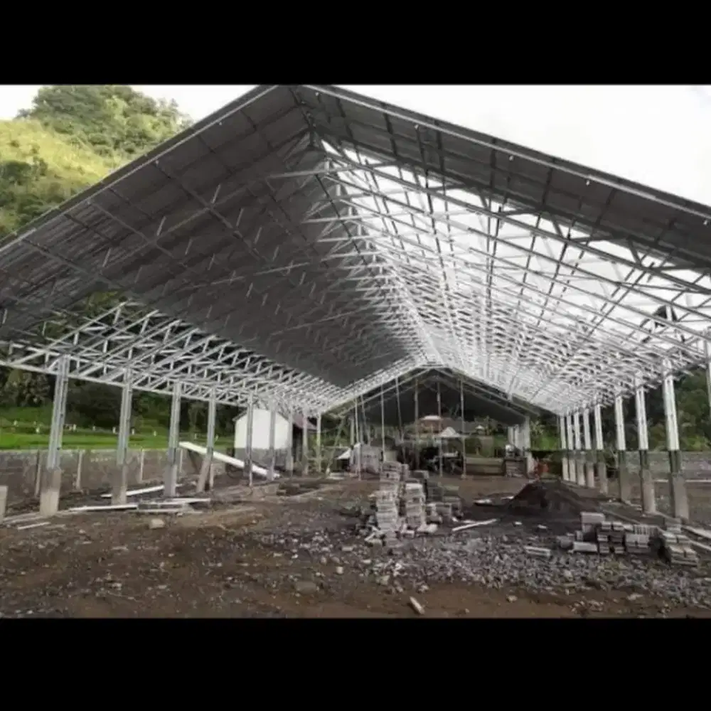 Gudang rangka baja ringan