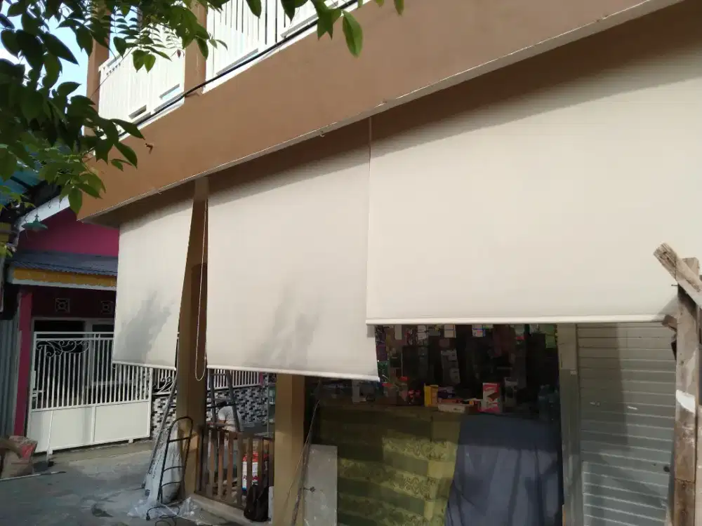 Tirai Gulung Outdoor dan tirai indoor awet termurah