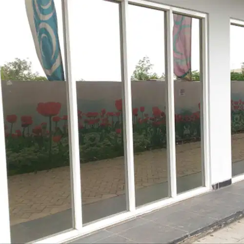 Stiker kaca one way seperti cermin satu arah