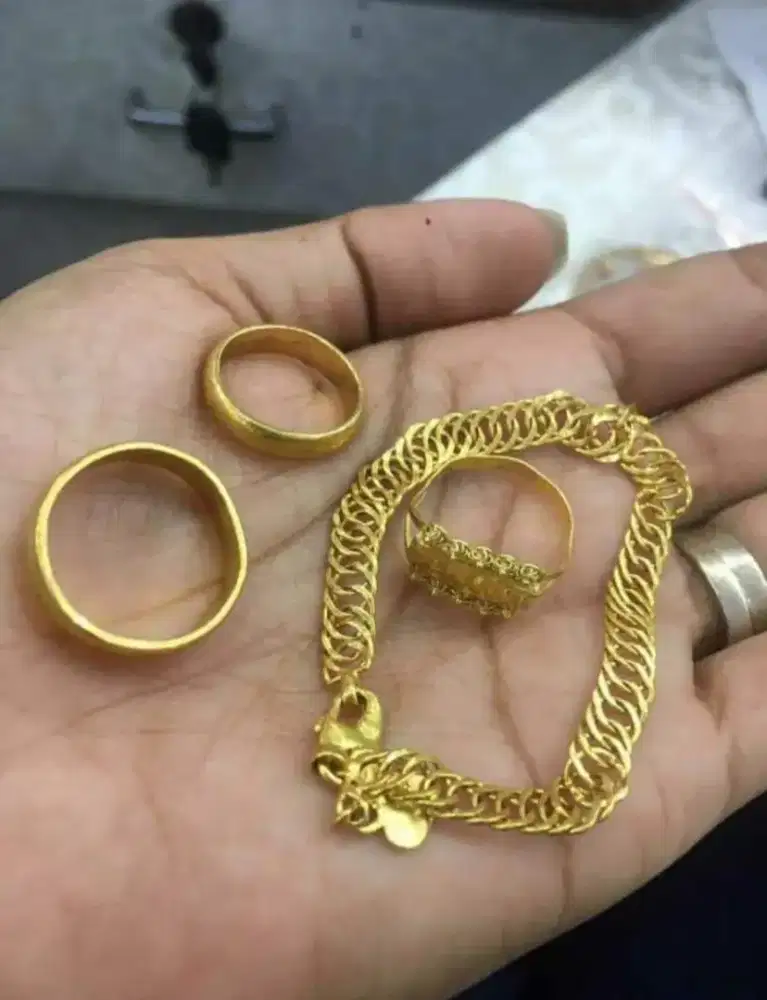 Terima jual beli emas bebagai macam bentuk