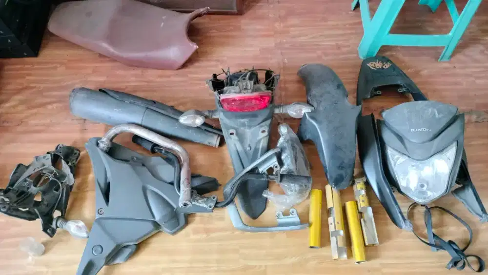 BORONGAN PART MOTOR ORIGINAL HONDA VERZA 2013