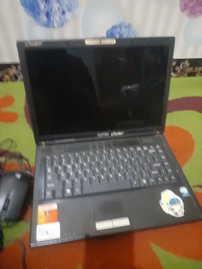 Laptop zyrex bekas