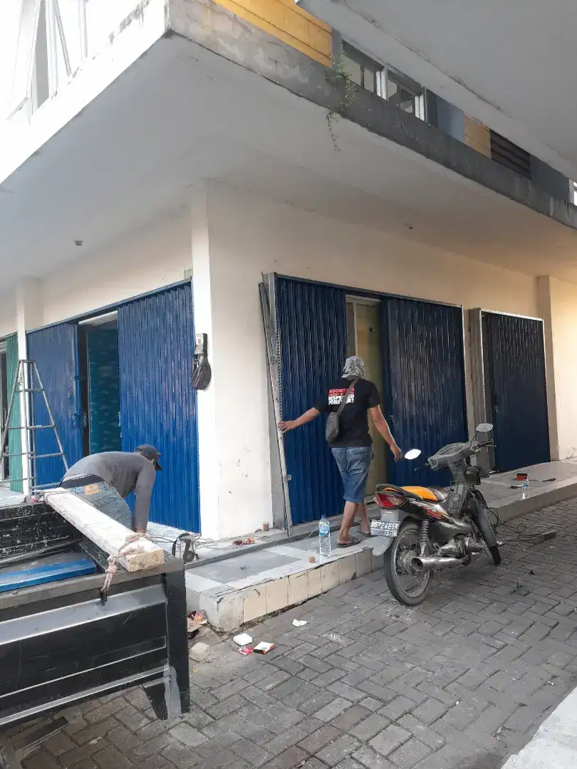 folding gate rolling door