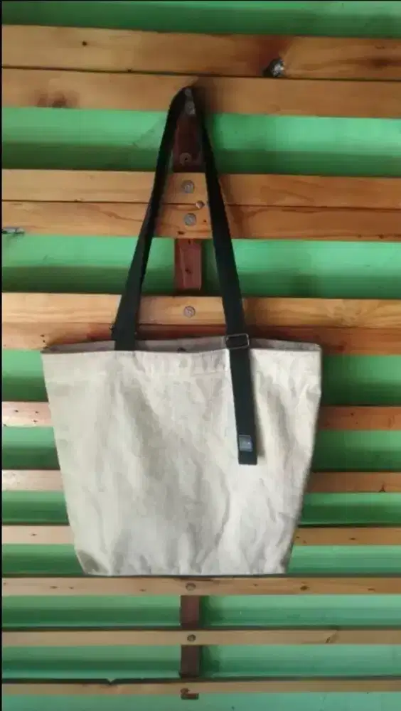 Tas totebag putih cream