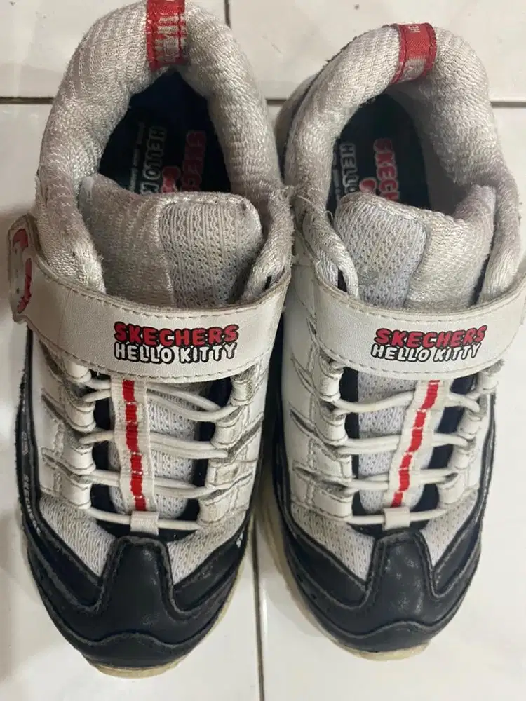 2 pasang .. skechers hello kitty anak perempuan