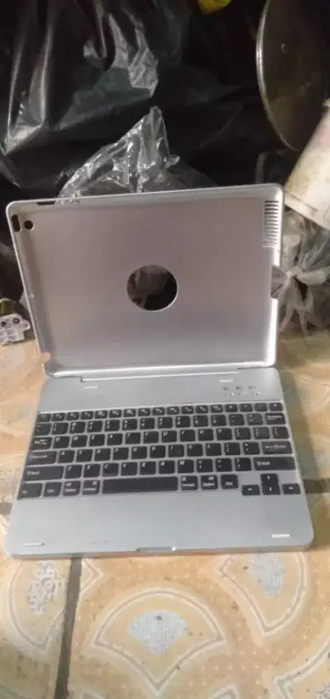 Keyboard berkualitas sdh bluethut kond normal hrg terjangkau cpt murah