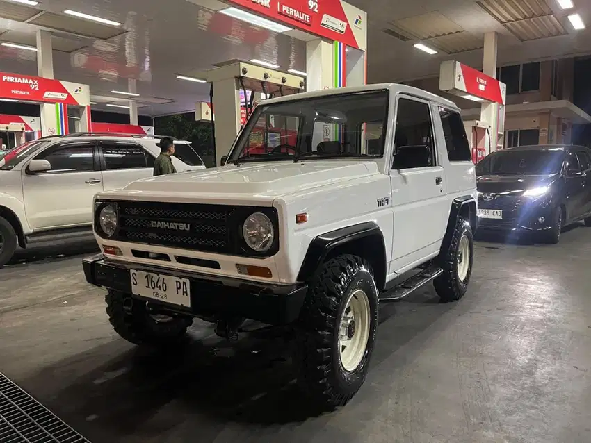 Daihatsu Taft GT GClass 4x4 rocky hillen