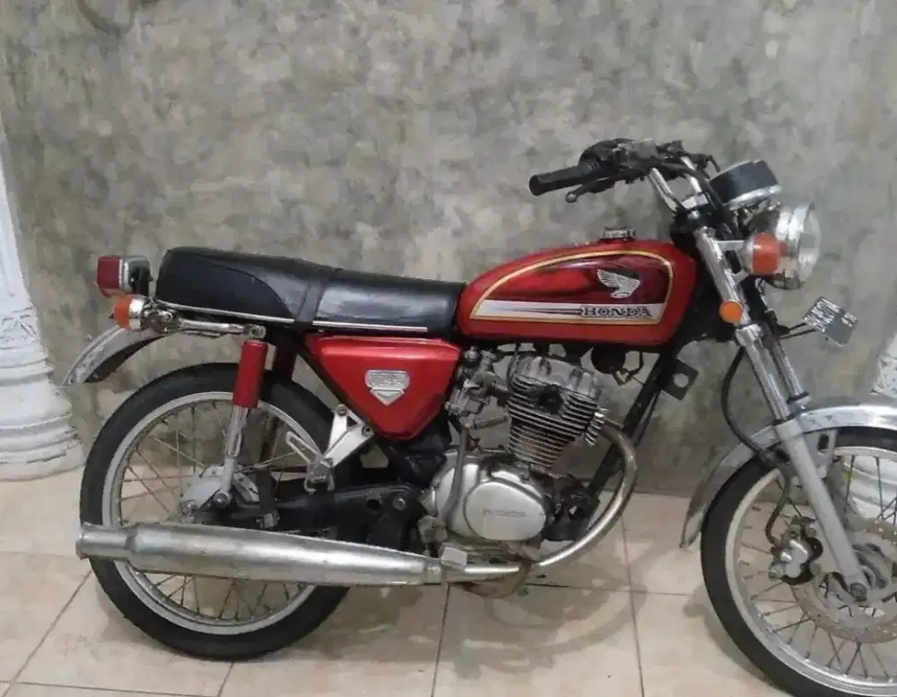 CB 125 super Thn 1977
