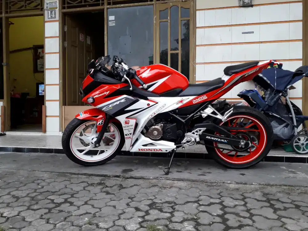 CBR 150 facelift red spesial edition