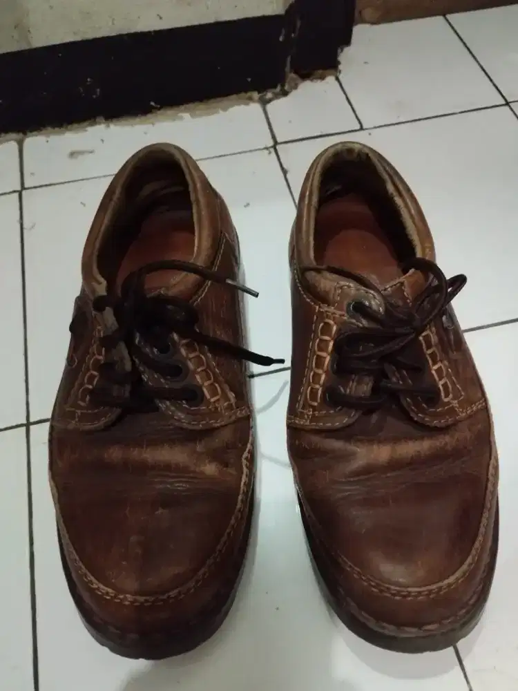 Di jual sepatu pantopel