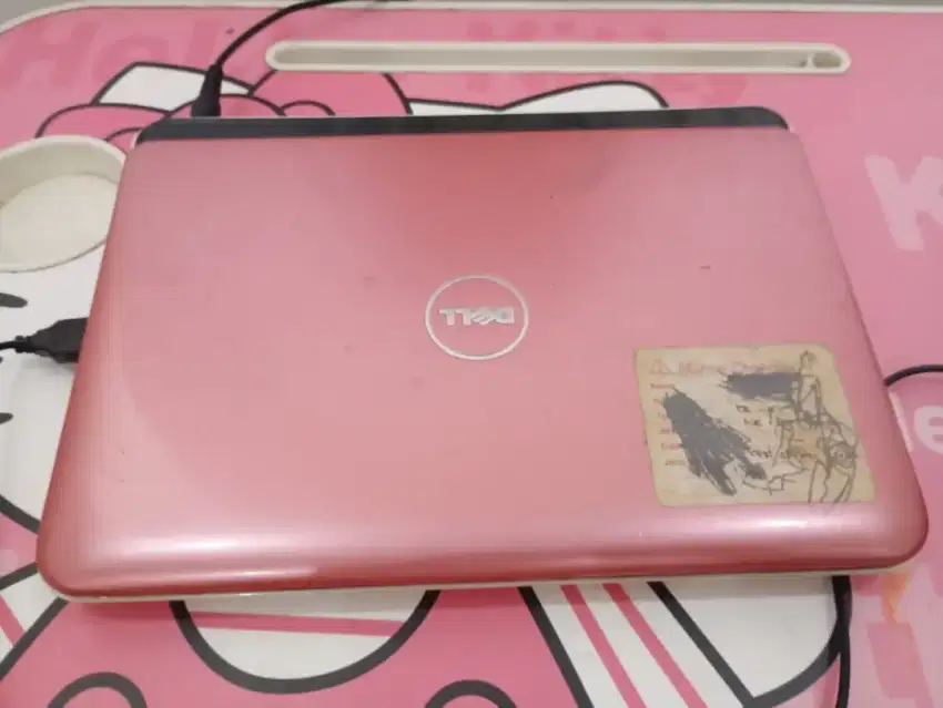 Di jual cepat Notebook Dell warna pink