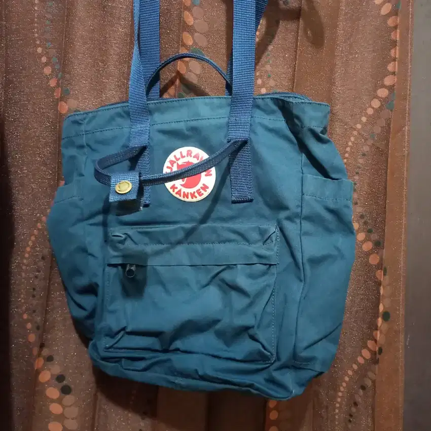 Tas bisa selempang dan ransel merk kanken