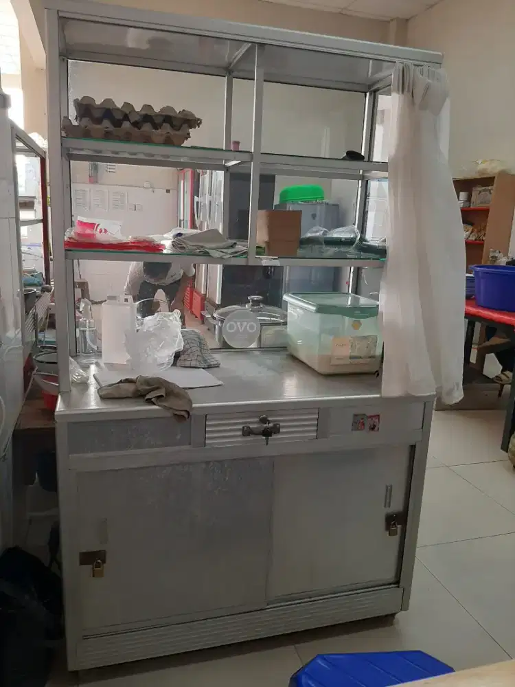 Etalase untuk jualan Mie atau makanan mateng