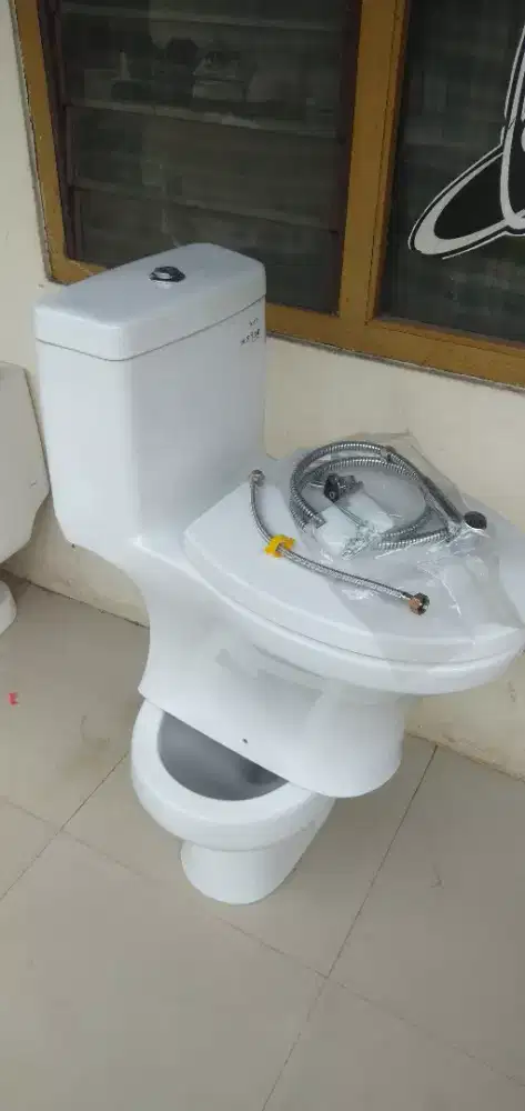 Kloset duduk toto lengkap ex hotel kondisi 99%