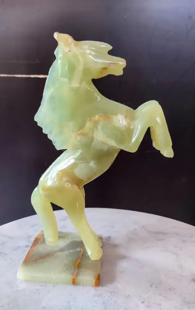 Batu Hijau Ukiran Kuda