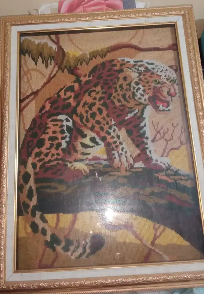 Pajangan sulaman kristik Macan Tutul