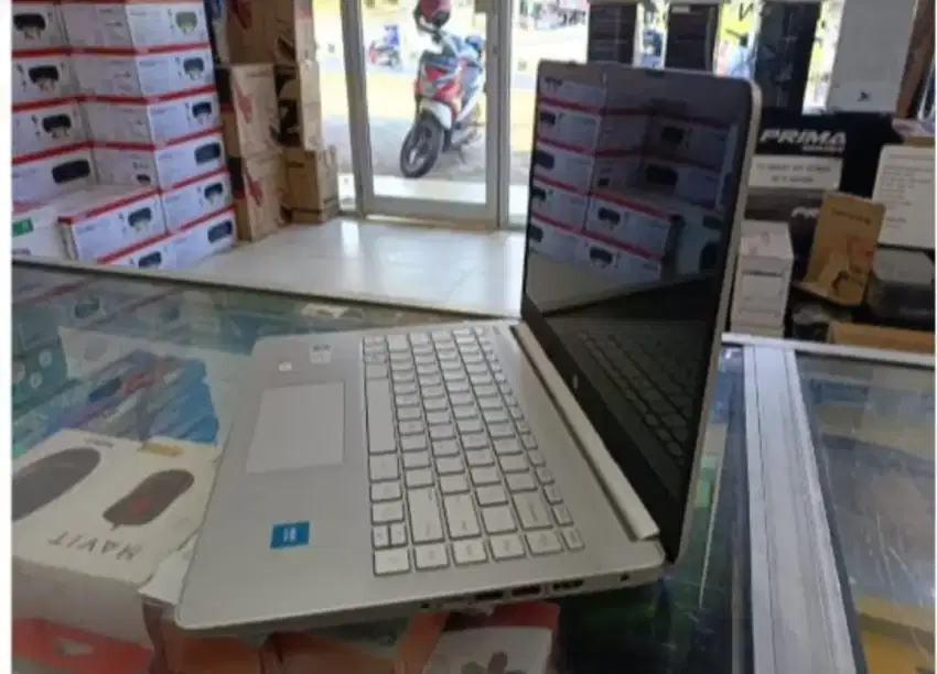 Laptop Hp 14s-dq3109  N4500 ram 8 SSD 256