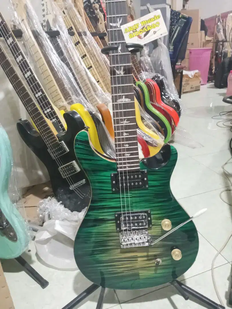 Gitar model PRS green semi up down