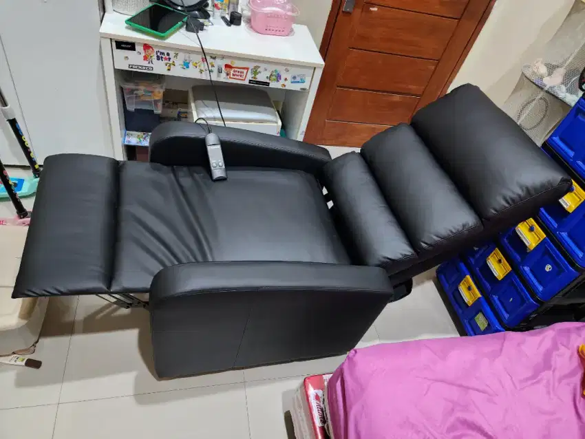 Kursi sofa rebahan mode remote merek advance liva