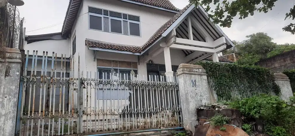 Rumah dua lantai disewakan jalan suratmo semarang jawa tengah