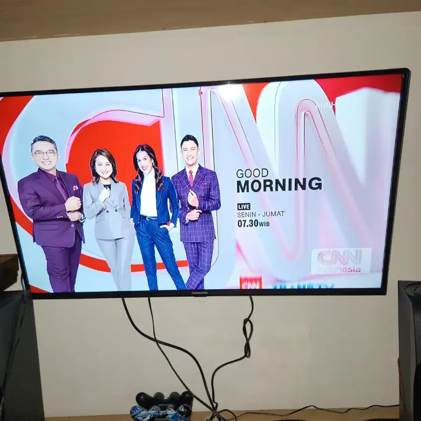 JUAL LED SMART TV 43 Inch Jernih Tajam Like New