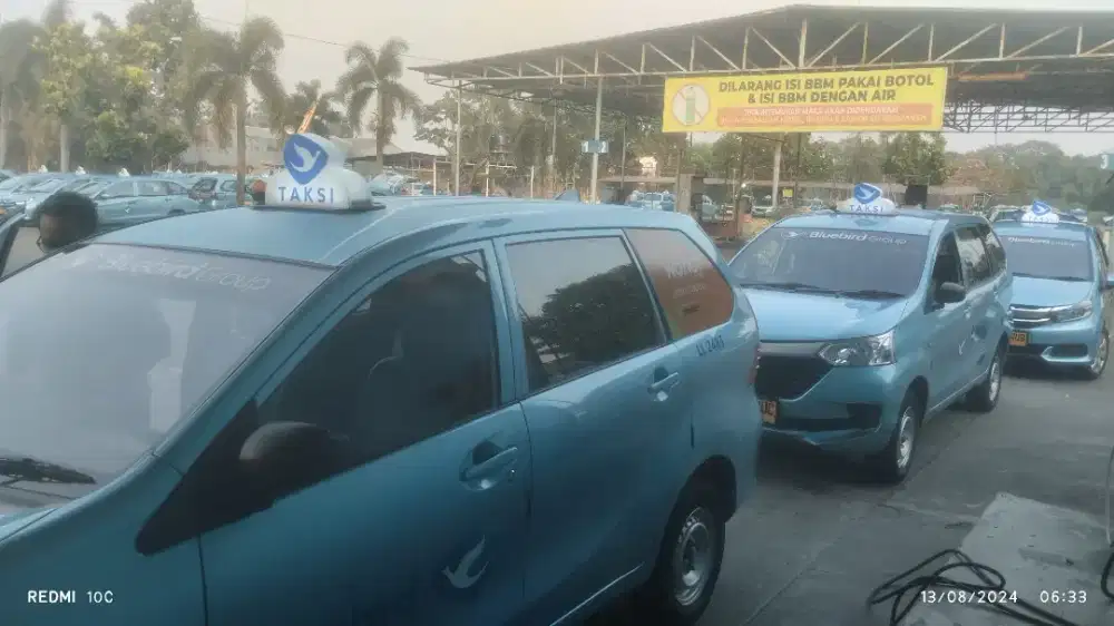Di butuhkan segera driver untuk taksi blue bird grup pool cabe 2