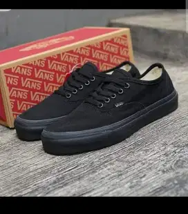 Sneakers ”VANS” ready banyak model dan ukuran