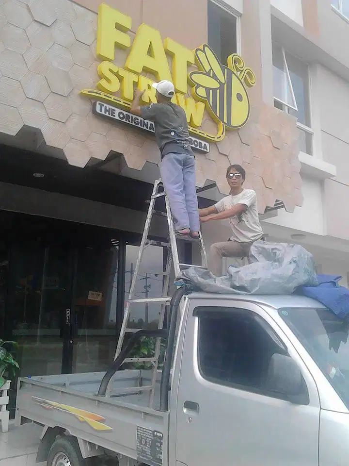 servis neon box jasa bongkar pasang reklame servis lampu neon sign