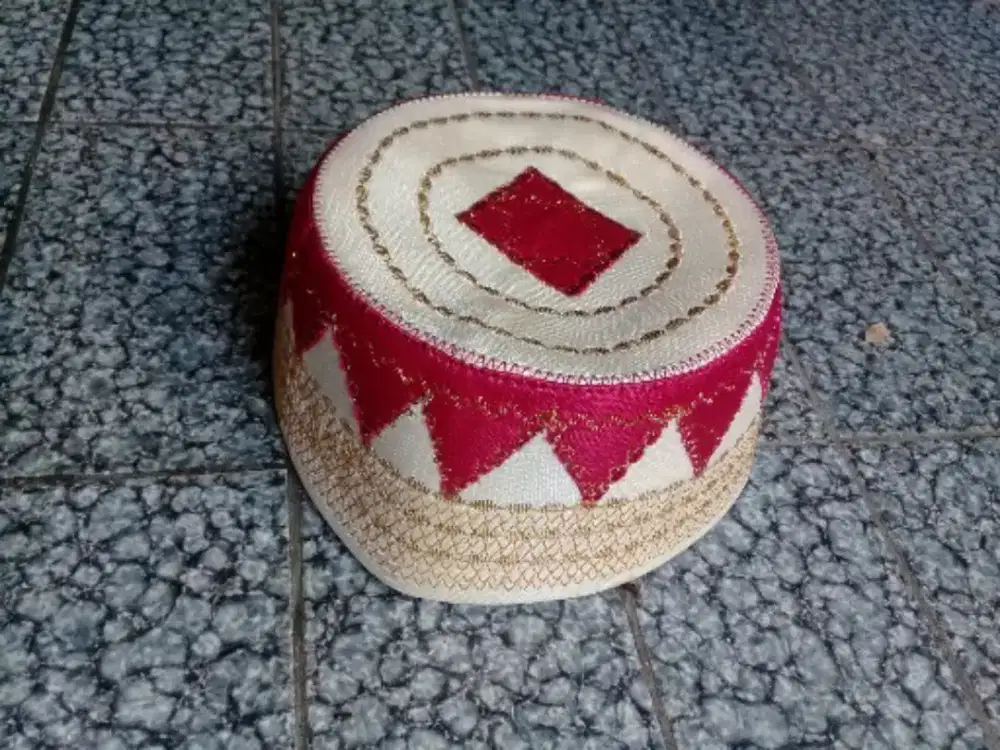 Topi haji ukuran sedang