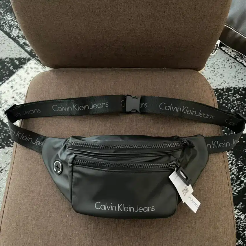Waistbag CK Tas Slempang Calvin Klein