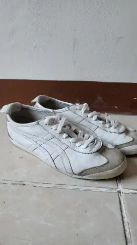 Sepatu Onitsuka Tiger putih