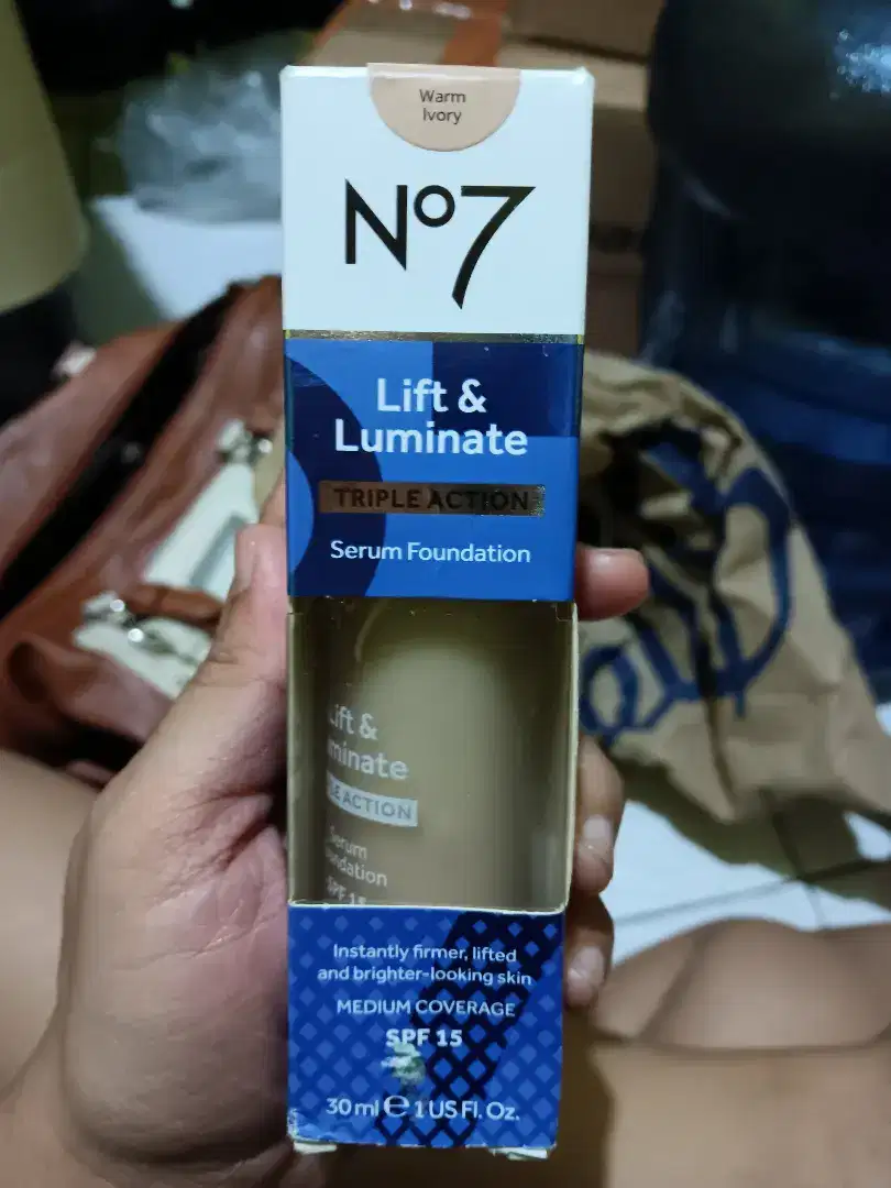 NO7 LIFT&LUMINATE TRIPLE ACTION SERUM FOUNDATION WARM IVORY MEDIUM COV